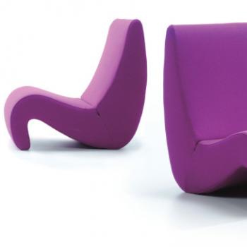 Vitra Amoebe chair in purple from side view