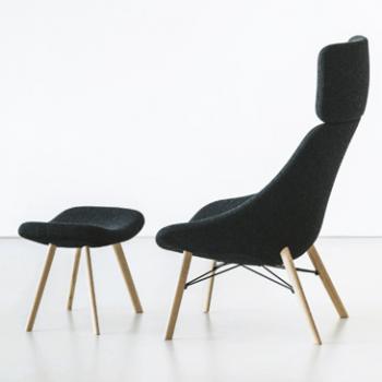 Auki lounge chair with headrest and wood base