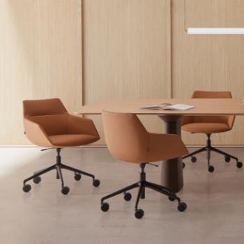 Duna xs chairs on 5 star base with castors and height adjustment