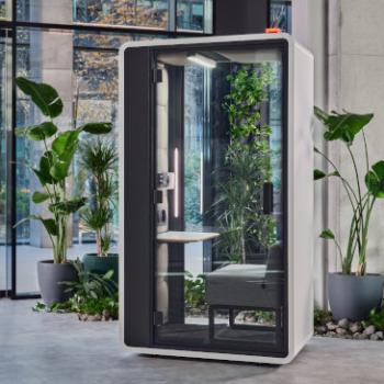 Hush Free S Hybrid in Atrium