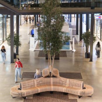 Nova C seating in Shopping centre Atrium