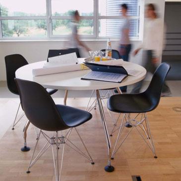 DSR Eames Plastic Side Chair