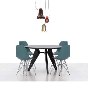 DSR Eames Plastic Side Chair