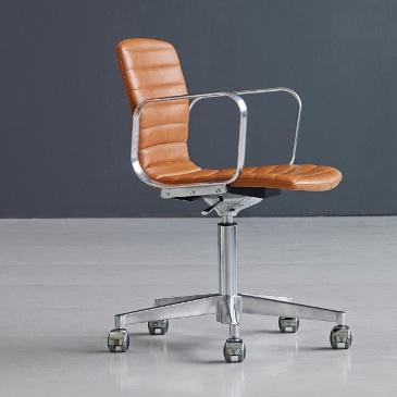 Butterfly swivel chair