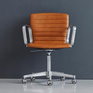 Butterfly swivel chair