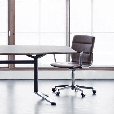 Butterfly swivel meeting chair