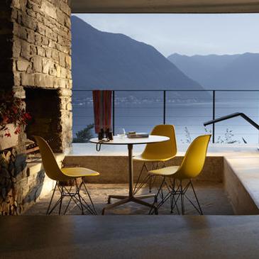 DSR Eames Plastic Side Chair