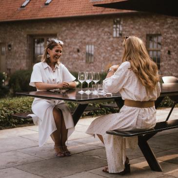 Panigiri table system